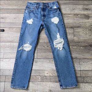 501 Levi's women's distressed straight leg jeans